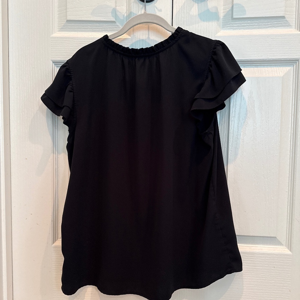 Gracie Flutter Sleeve Blouse - Picture 2 of 2